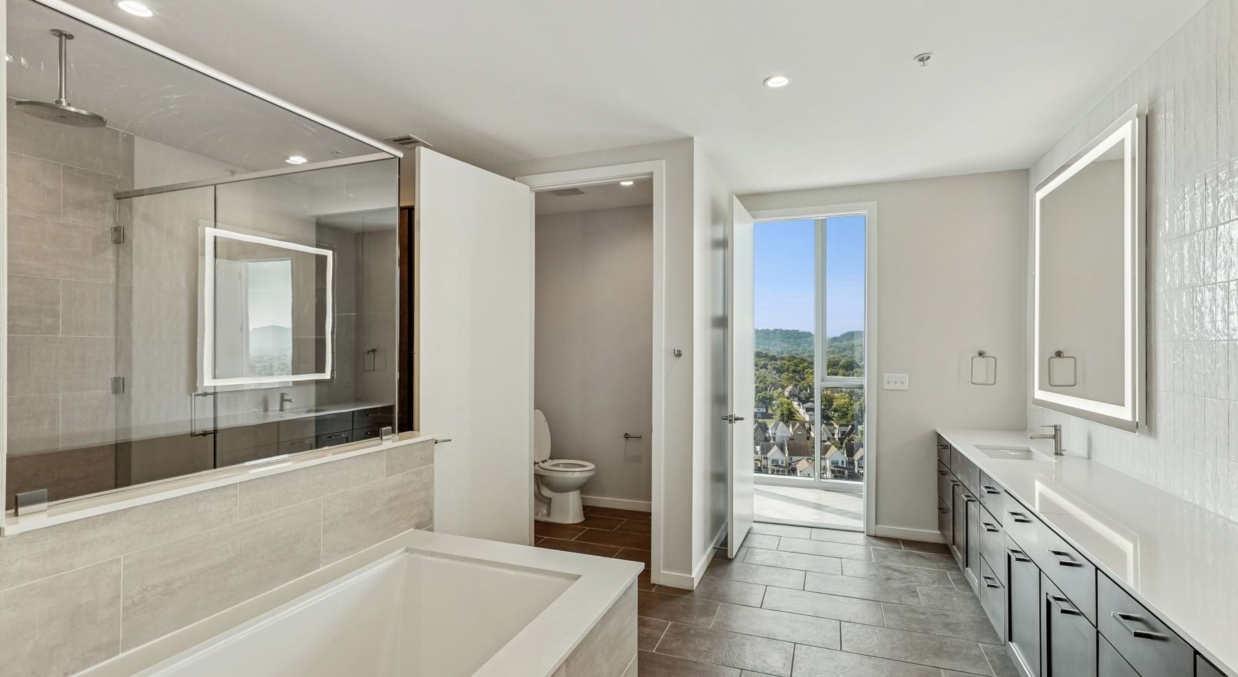 Vertis Green Hills Penthouse Bathroom